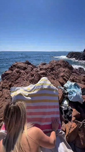 Fuck In The Sun On The Rocks By The Sea